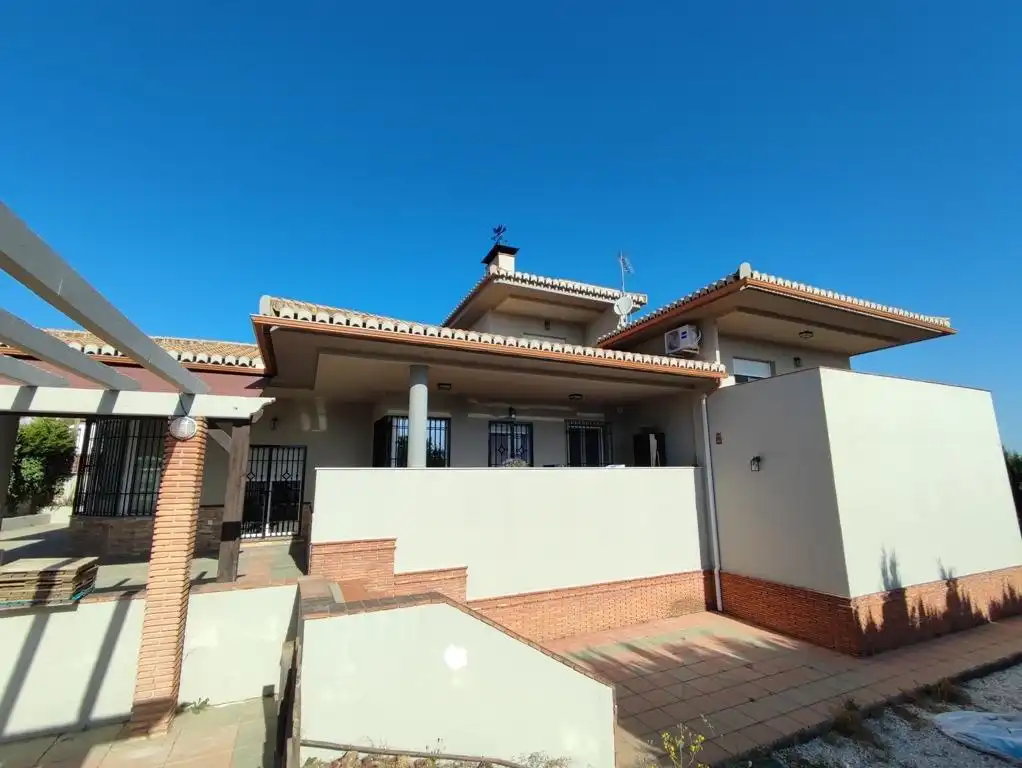 Vista exterior de Casa o xalet en venda en Villa de Otura amb Aire condicionat, Calefacció i Terrassa