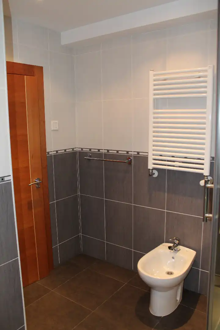 Badezimmer von Wohnung zum Verkauf in Mieres (Asturias) mit Heizung, Abstellraum und Möbliert