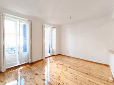 Apartament amb balcó de lloguer a Calle de San Carlos