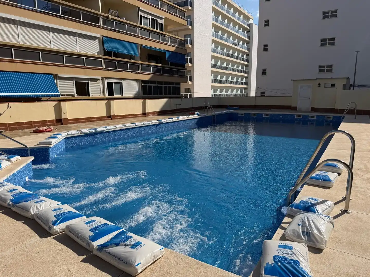 Schwimmbecken von Geschaftsraum zum Verkauf in Centro