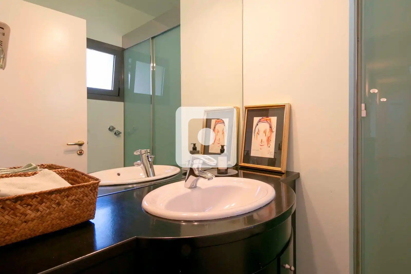 Bany de Casa o xalet en venda en Barcelona amb Aire condicionat, Calefacció i Terrassa