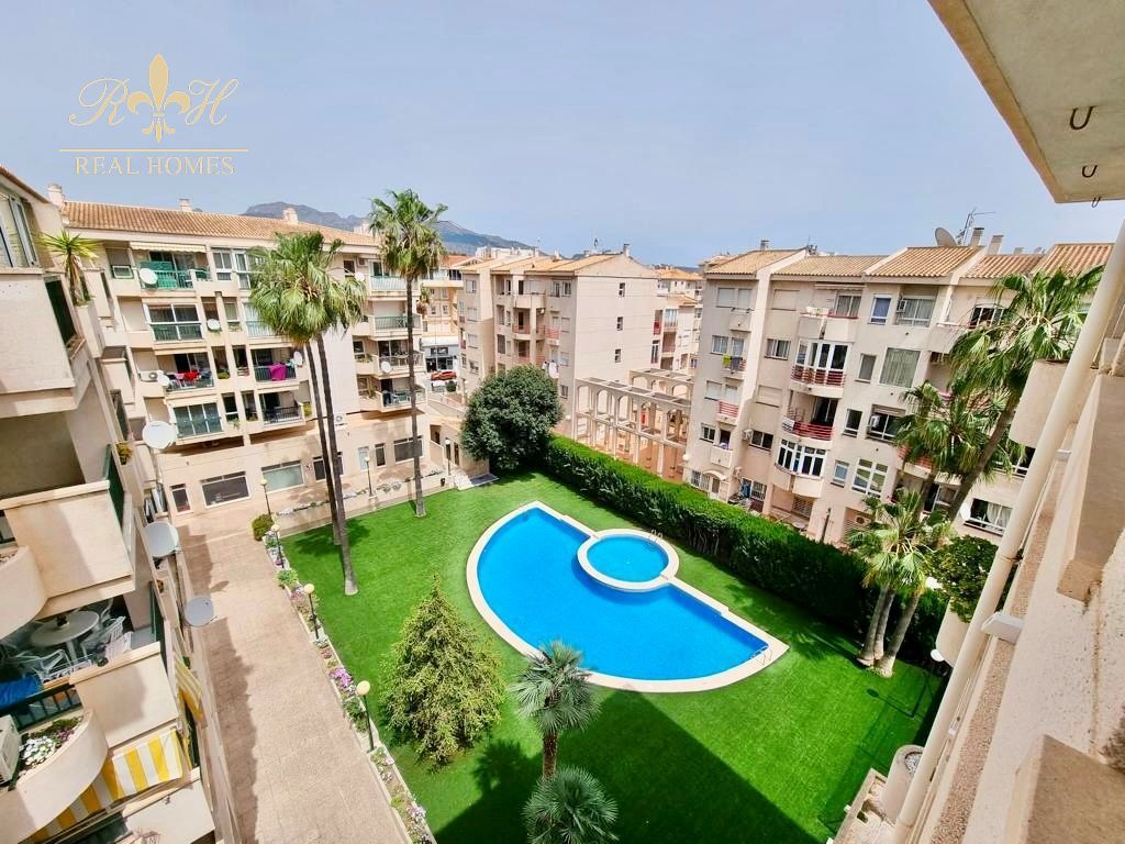 Vista exterior de Àtic de lloguer en L'Alfàs del Pi amb Aire condicionat, Calefacció i Terrassa