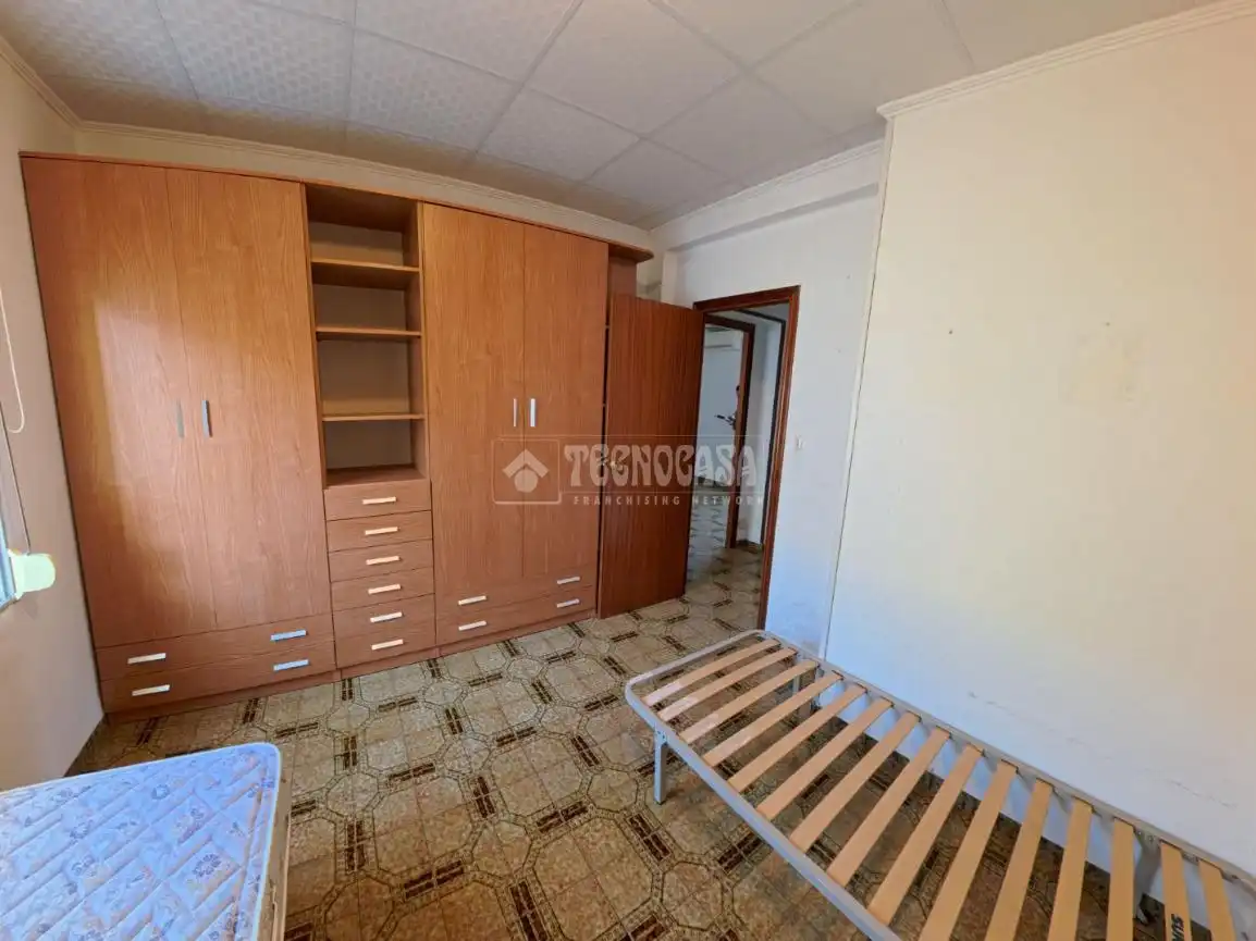 Habitación de Piso en venta en Alicante / Alacant con Terraza y Balcón