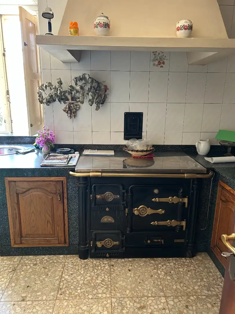 Cuina de Casa o xalet en venda en Meis amb Jardí privat, Traster i Piscina