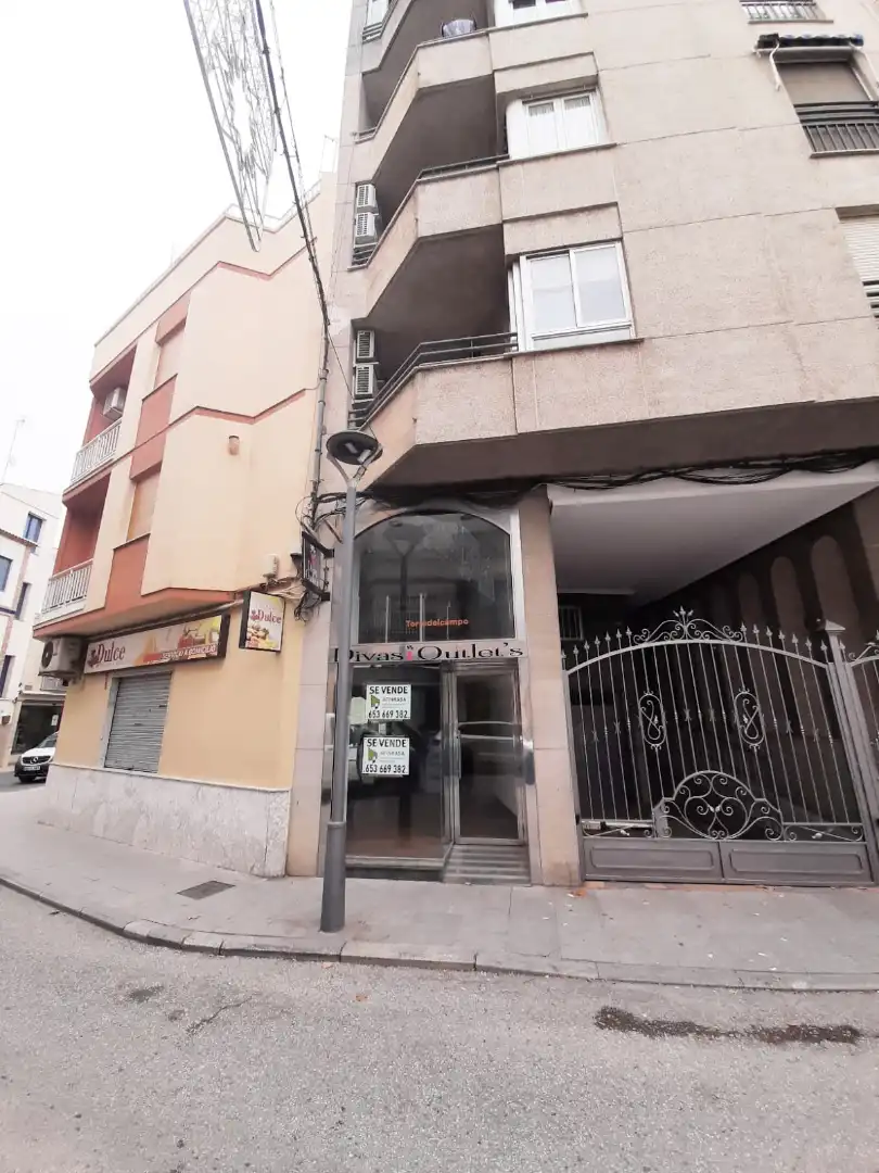 Local comercial en venda a Avenida Constitucion 84, imagen 3