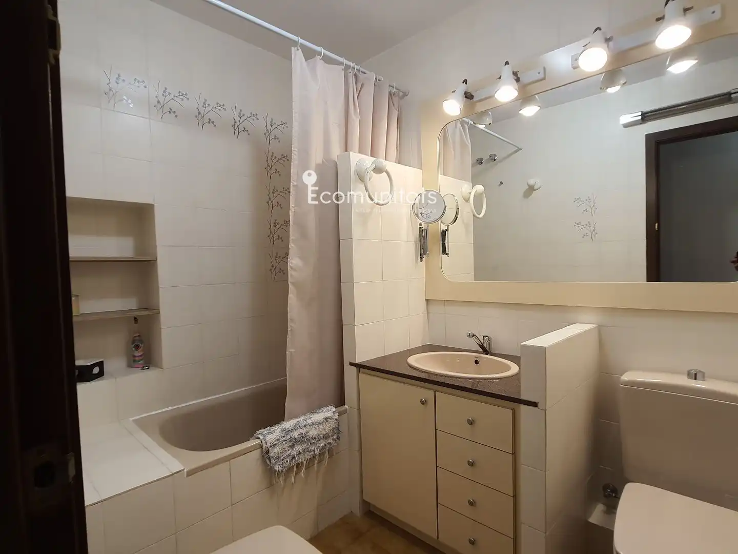 Badezimmer von Wohnung zur Miete in Tortosa mit Klimaanlage und Terrasse