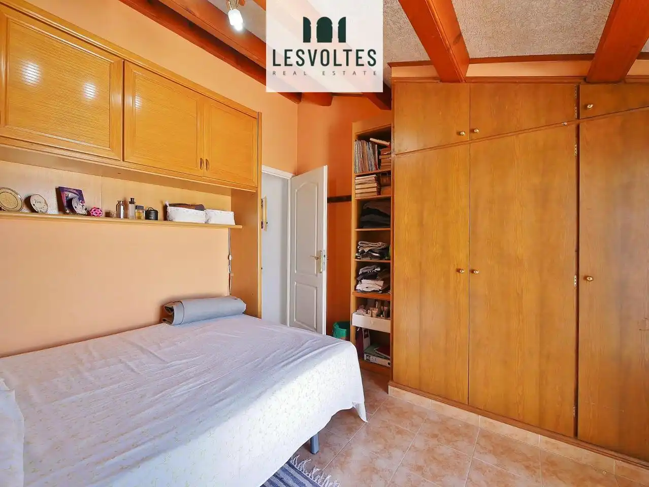 Habitación de Casa adosada en venta en Palamós con Aire acondicionado, Calefacción y Jardín privado