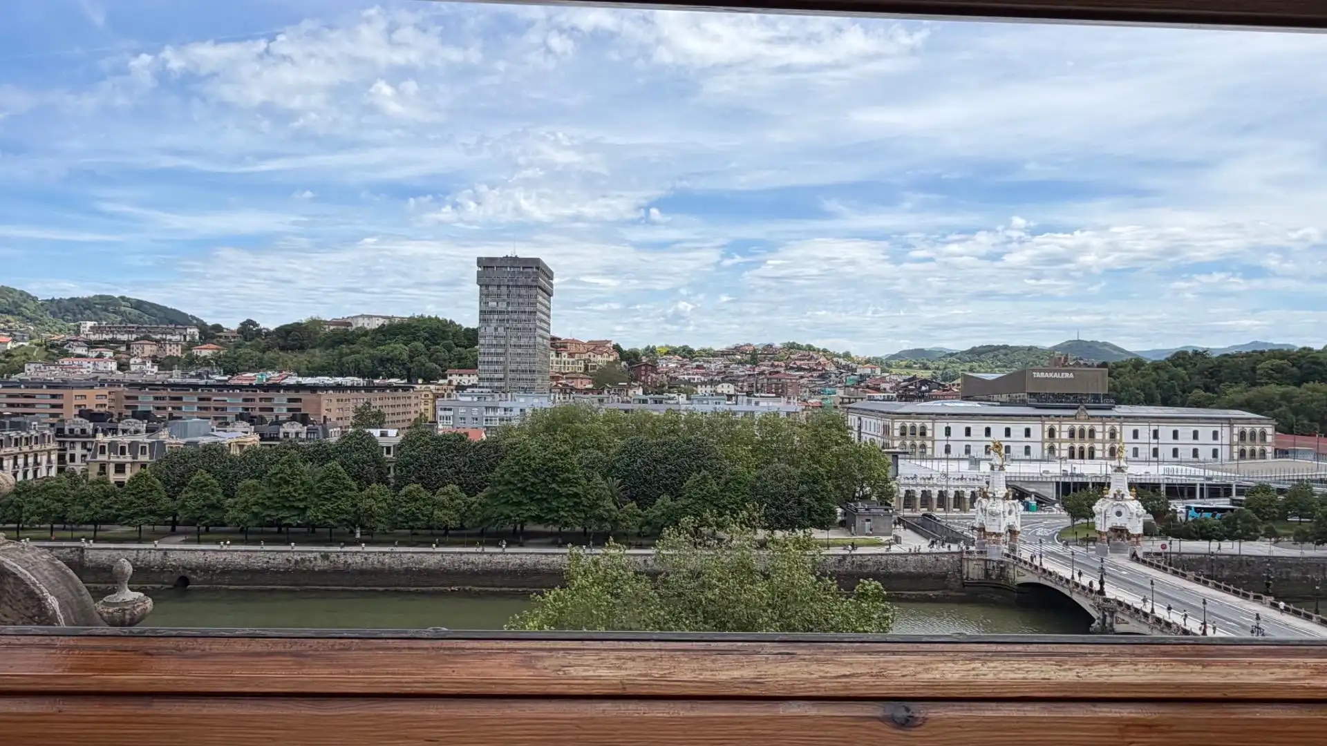 Dúplex en venda en Donostia - San Sebastián  amb Calefacció, Terrassa i Traster