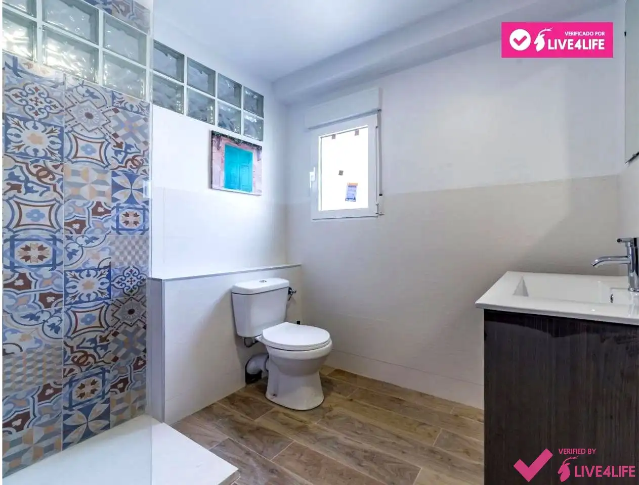 Bathroom of Flat for rent in Valencia  with Furnished