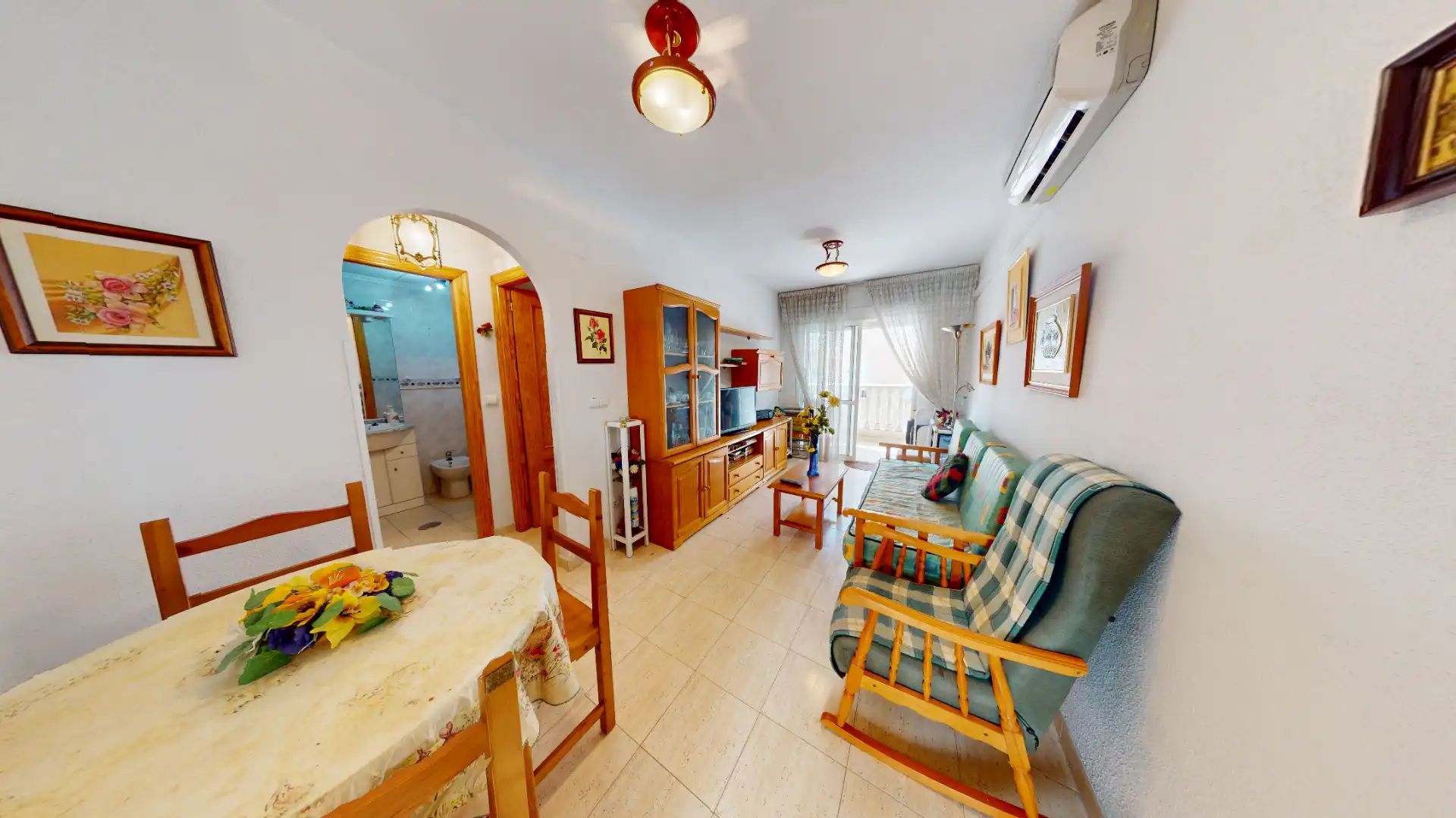 Wohnzimmer von Wohnung zum Verkauf in Torrevieja mit Klimaanlage, Heizung und Möbliert