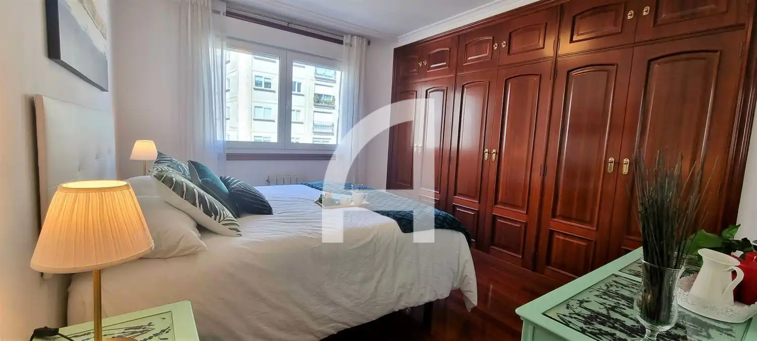 Habitación de Piso de alquiler en Vigo  con Calefacción, Trastero y Amueblado