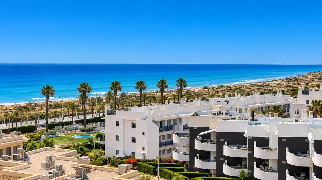 Vista exterior de Apartamento en venta en Elche / Elx con Aire acondicionado, Jardín privado y Terraza