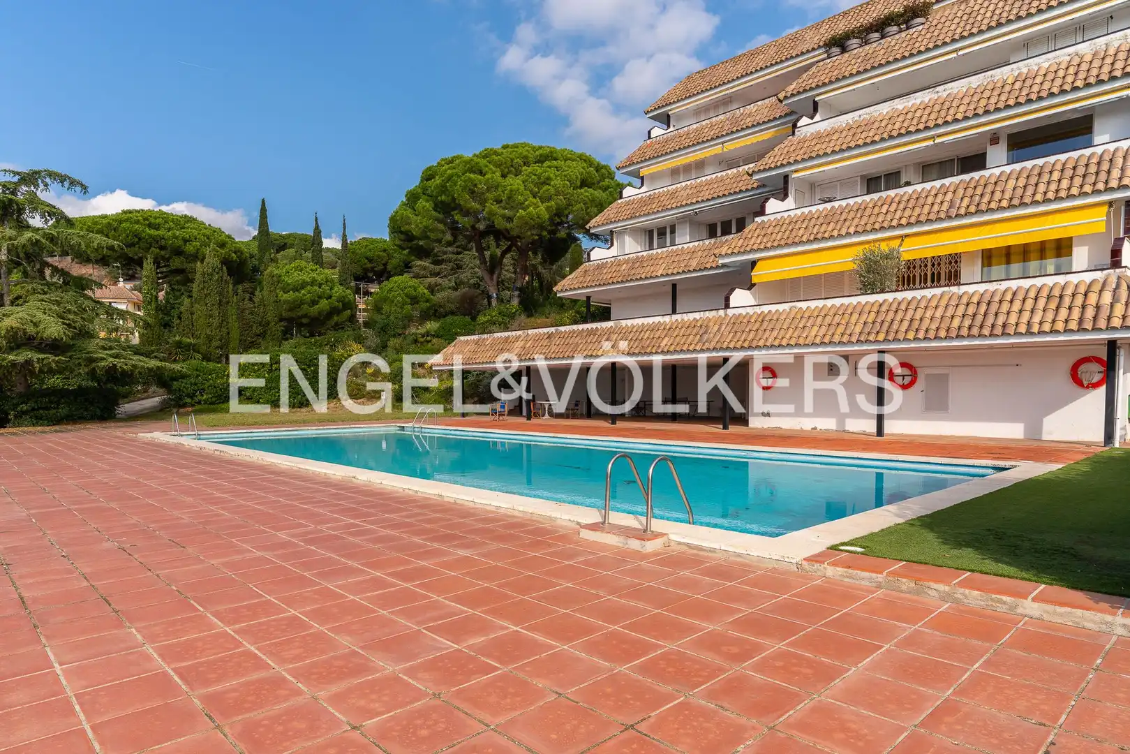 Schwimmbecken von Wohnung zum Verkauf in Sant Vicenç de Montalt mit Heizung, Terrasse und Balkon