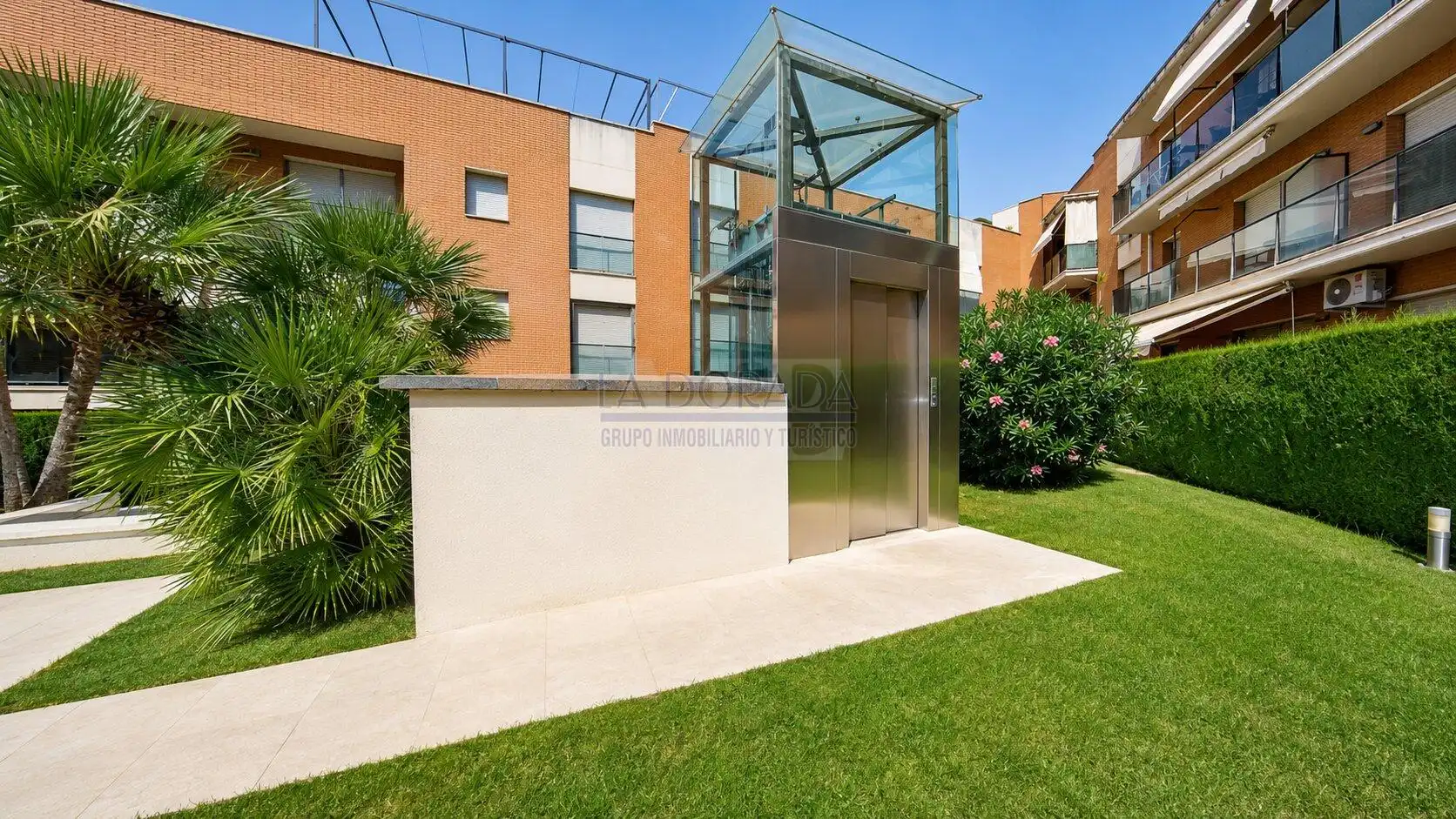 Vista exterior de Pis en venda en Cambrils amb Aire condicionat, Calefacció i Terrassa