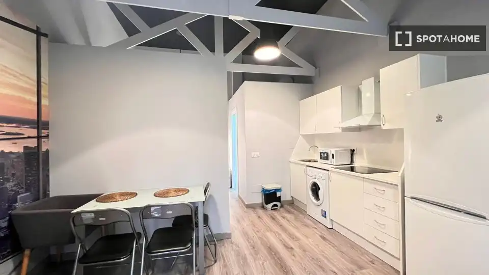 Flat for rent in Almenara -Ventilla