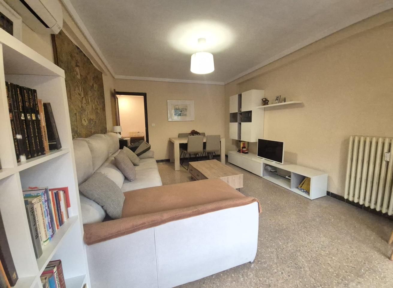 Living room of Flat for sale in  Zaragoza Capital  with Air Conditioner, Heating and Terrace
