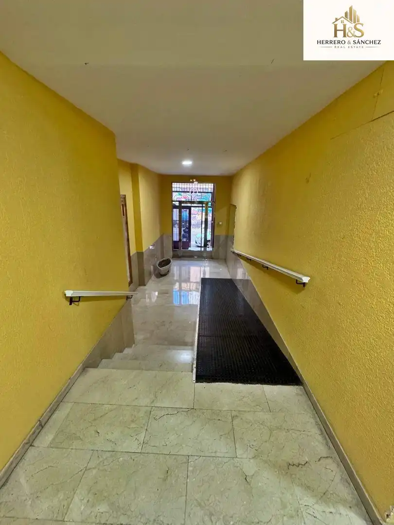 Àtic amb ascensor en venda a Calle DR ESQUERDO, imagen 17