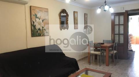 Foto 3 de Piso de alquiler en Sta. Aurelia - Cantábrico - Atlàntico - La Romería,  Sevilla Capital