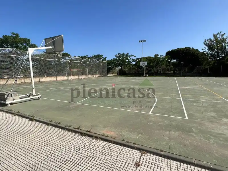 Parking de Casa adosada en venta en Punta Umbría con Aire acondicionado, Calefacción y Jardín privado