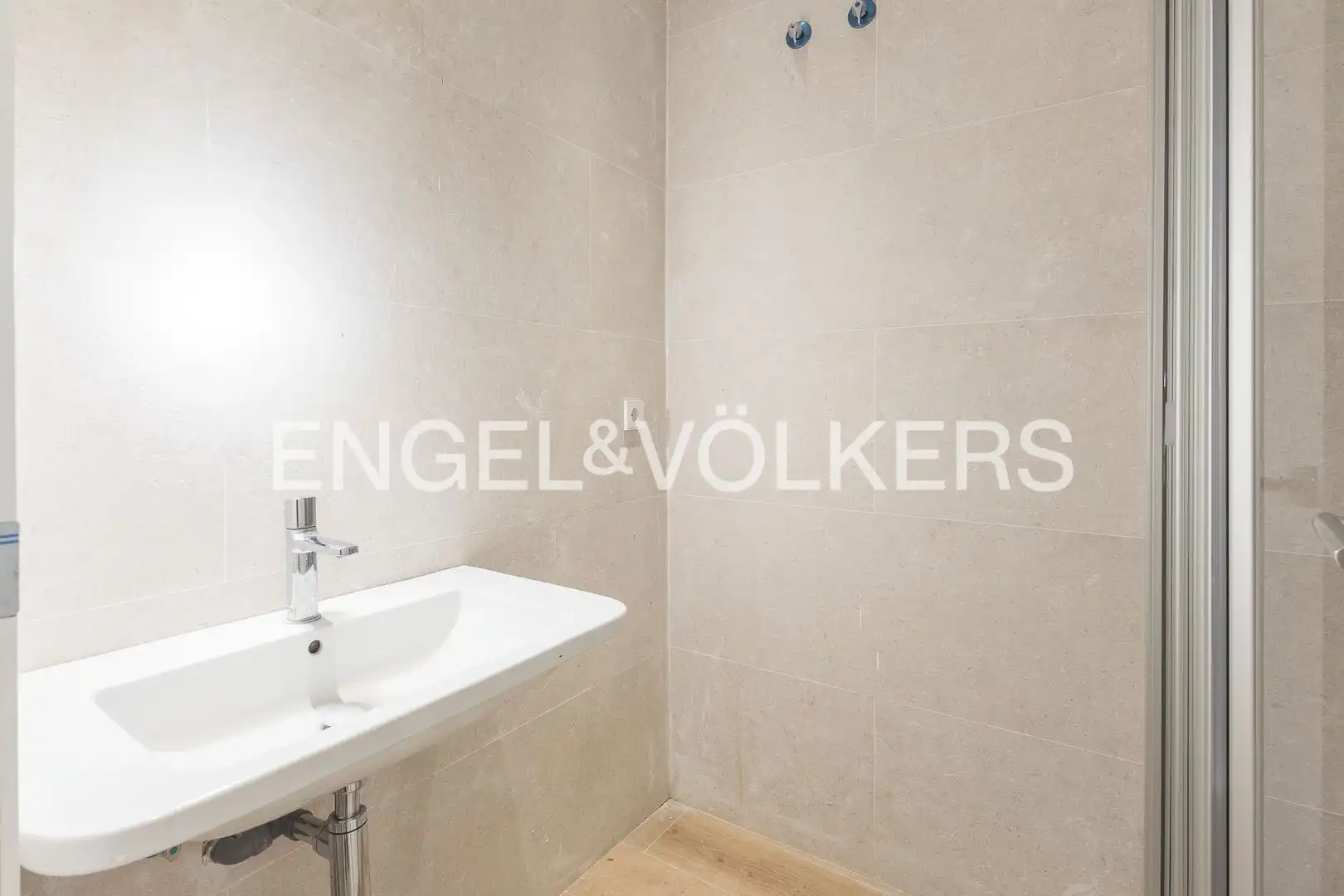 Baño de Piso de alquiler en Barcelona con Aire acondicionado, Calefacción y Parquet