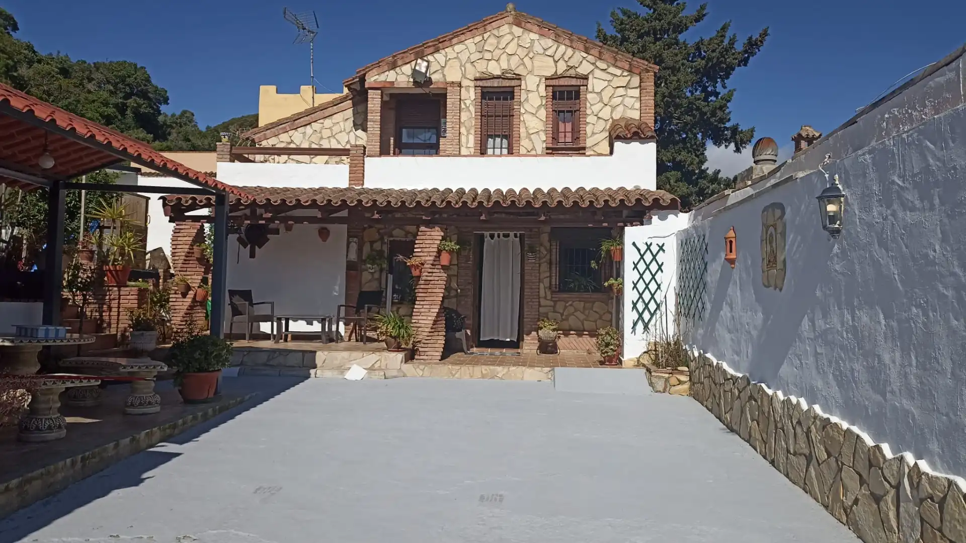 Vista exterior de Casa o chalet de alquiler en Barbate con Aire acondicionado, Calefacción y Jardín privado
