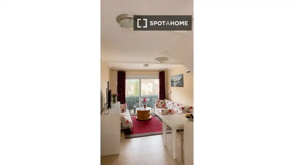 Dormitori de Apartament per a compartir en Torrevieja amb Aire condicionat, Calefacció i Terrassa