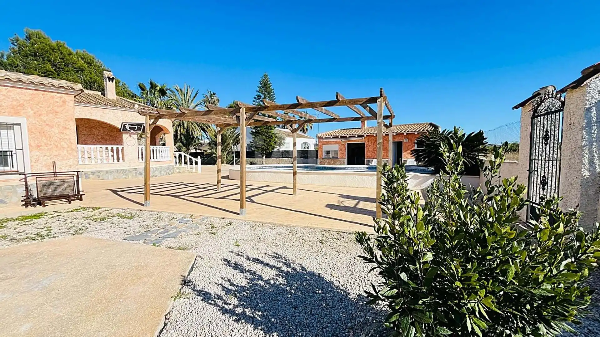 Jardí de Casa o xalet en venda en Dolores amb Aire condicionat, Terrassa i Piscina