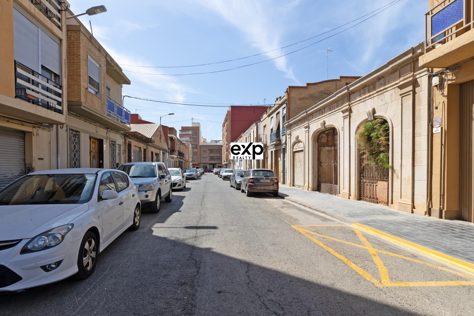 Exterior view of Apartment for sale in  Valencia Capital  with Balcony