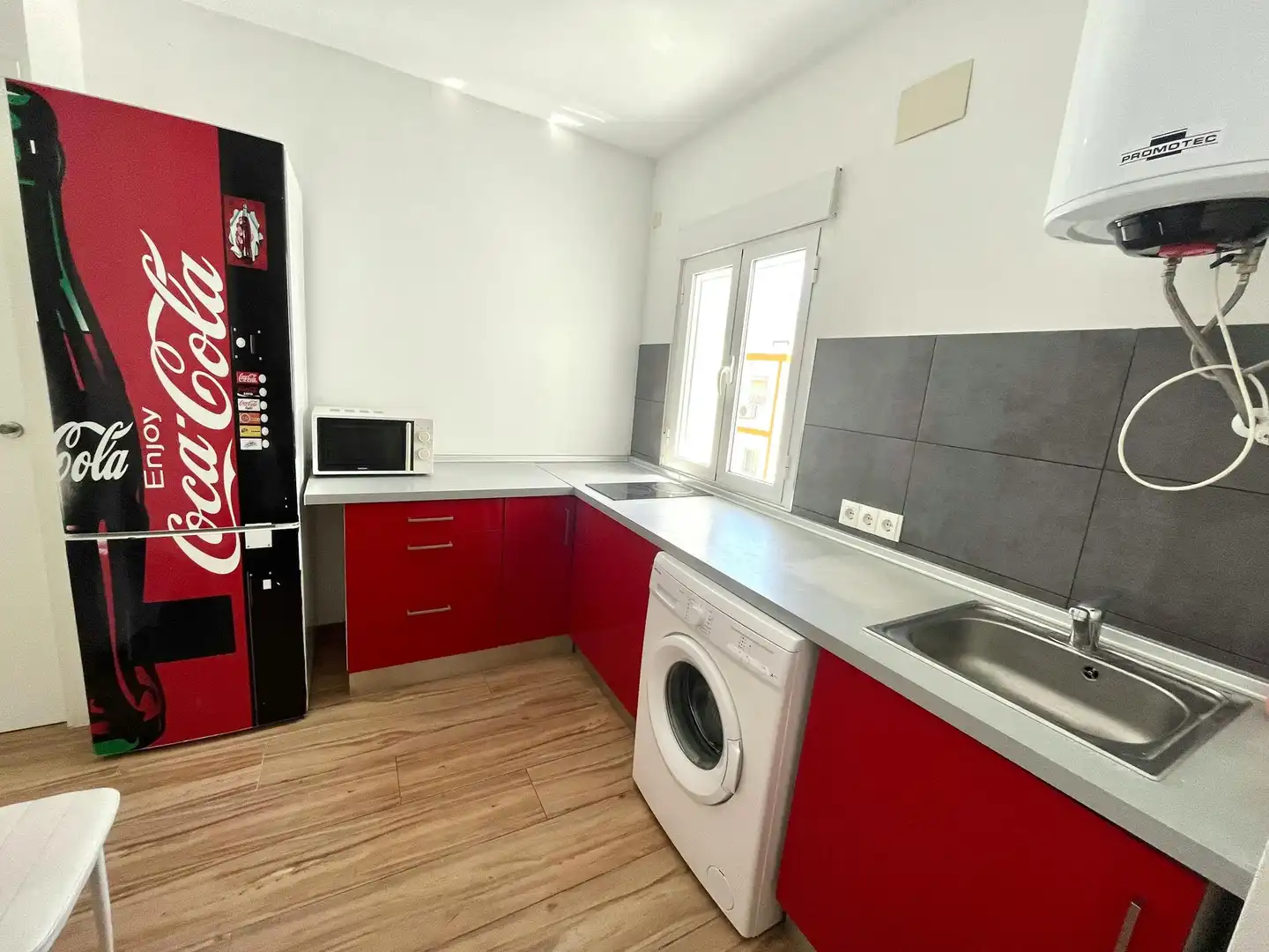 Cocina de Piso para compartir en Sevilla con Amueblado, Lavadora y TV