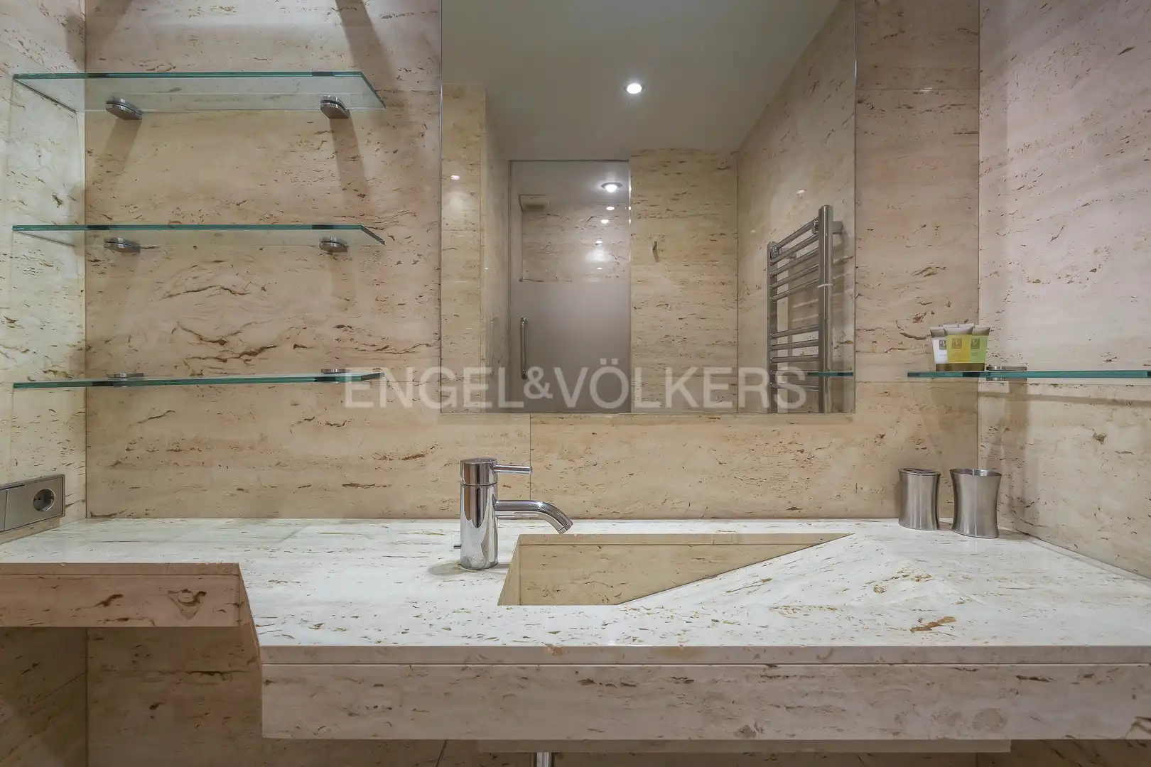 Bany de Casa o xalet de lloguer en Madrid amb Aire condicionat, Calefacció i Parquet