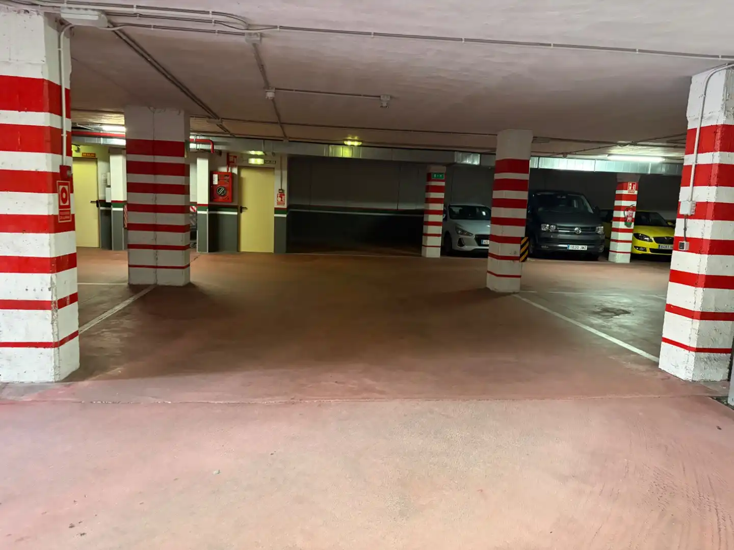 Aparcament de Garatge de lloguer en Este