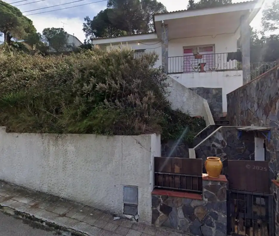 Haus mit Garten zum Verkauf in ESCÀCIA