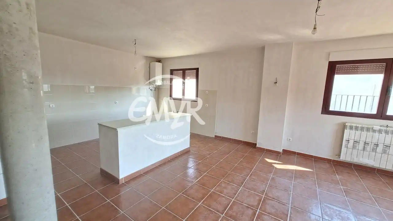Sala de estar de Casa o chalet en venta en Coreses con Calefacción y Jardín privado