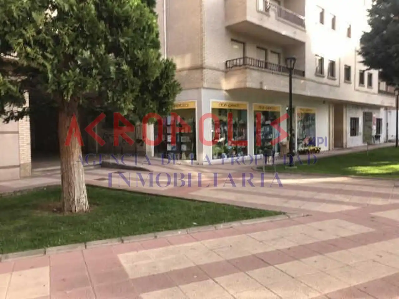 Exterior view of Commercial properties for rent in La Robla 