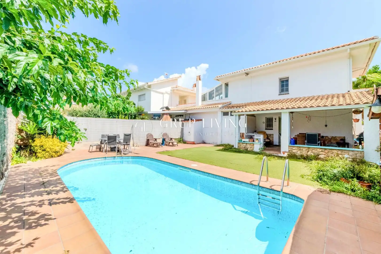 Swimming pool of Houses for sale in Sant Pere de Ribes  with Air Conditioner, Heating and Private garden