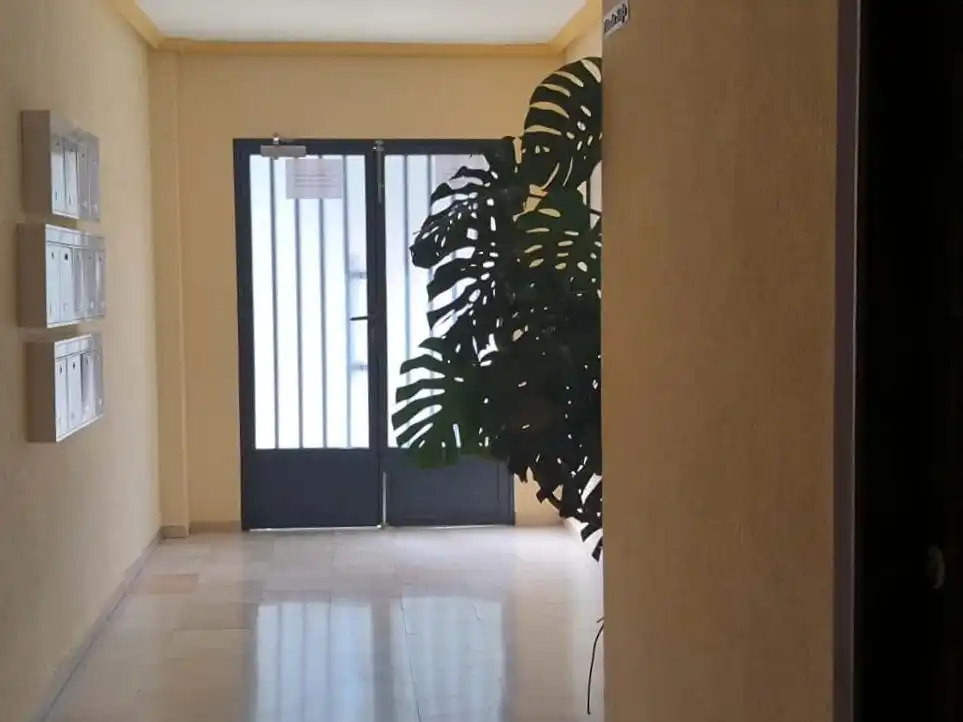Wohnung zum Verkauf in Mengíbar mit Klimaanlage, Terrasse und Möbliert