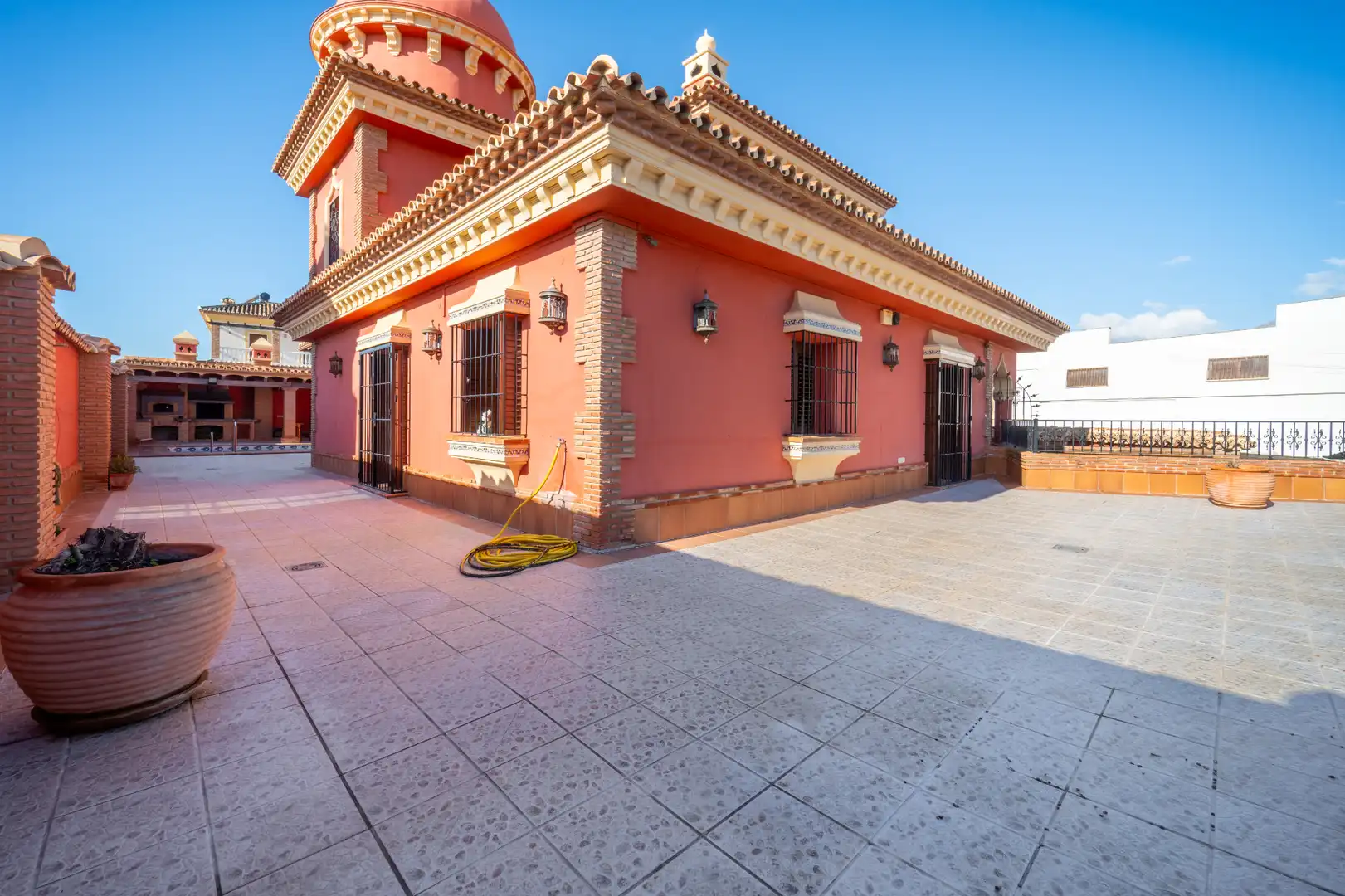 Vista exterior de Casa o chalet en venta en Mijas con Aire acondicionado, Calefacción y Jardín privado