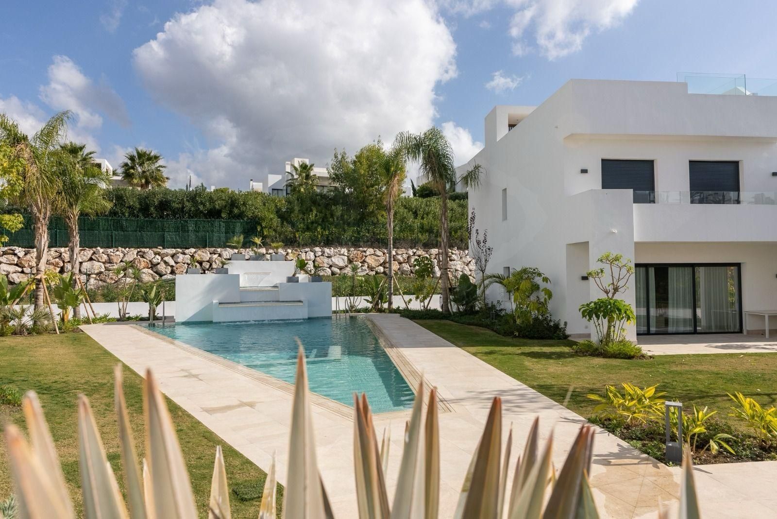 Swimming pool of Single-family semi-detached to rent in Marbella  with Air Conditioner, Terrace and Furnished