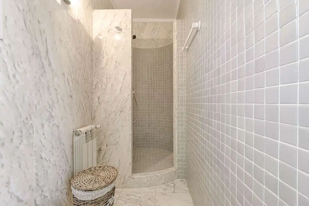Bany de Casa o xalet en venda en Roses amb Jardí privat