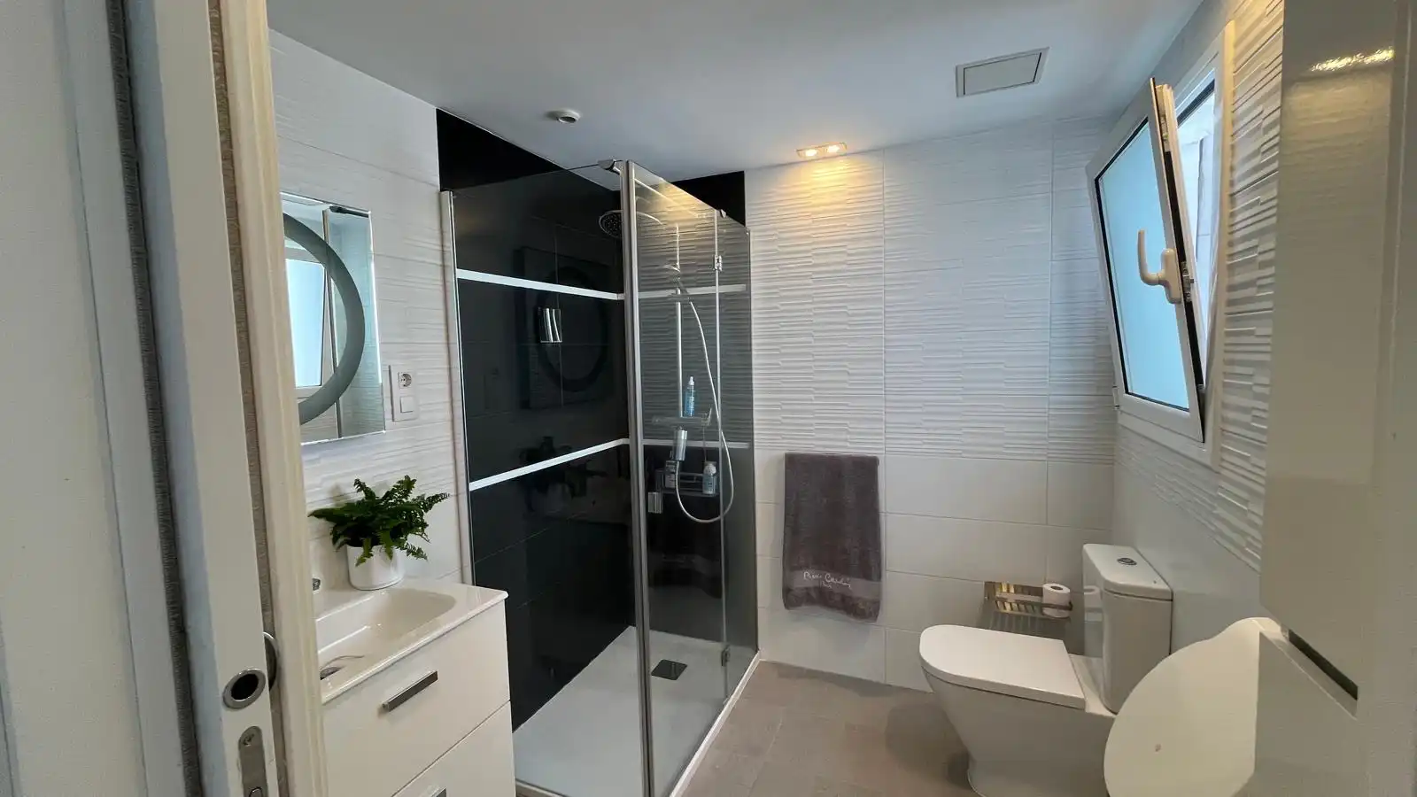 Bathroom of Flat for sale in Sant Pere de Ribes  with Parquet flooring, Terrace and Oven