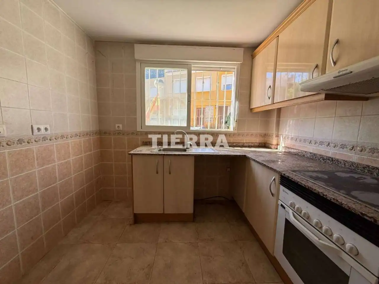 Cocina de Piso en venta en Salinas con Piscina comunitaria