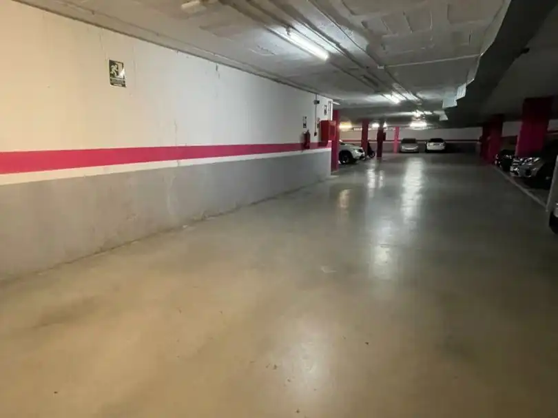 Parking of Storage room for rent in Centre - Sant Oleguer