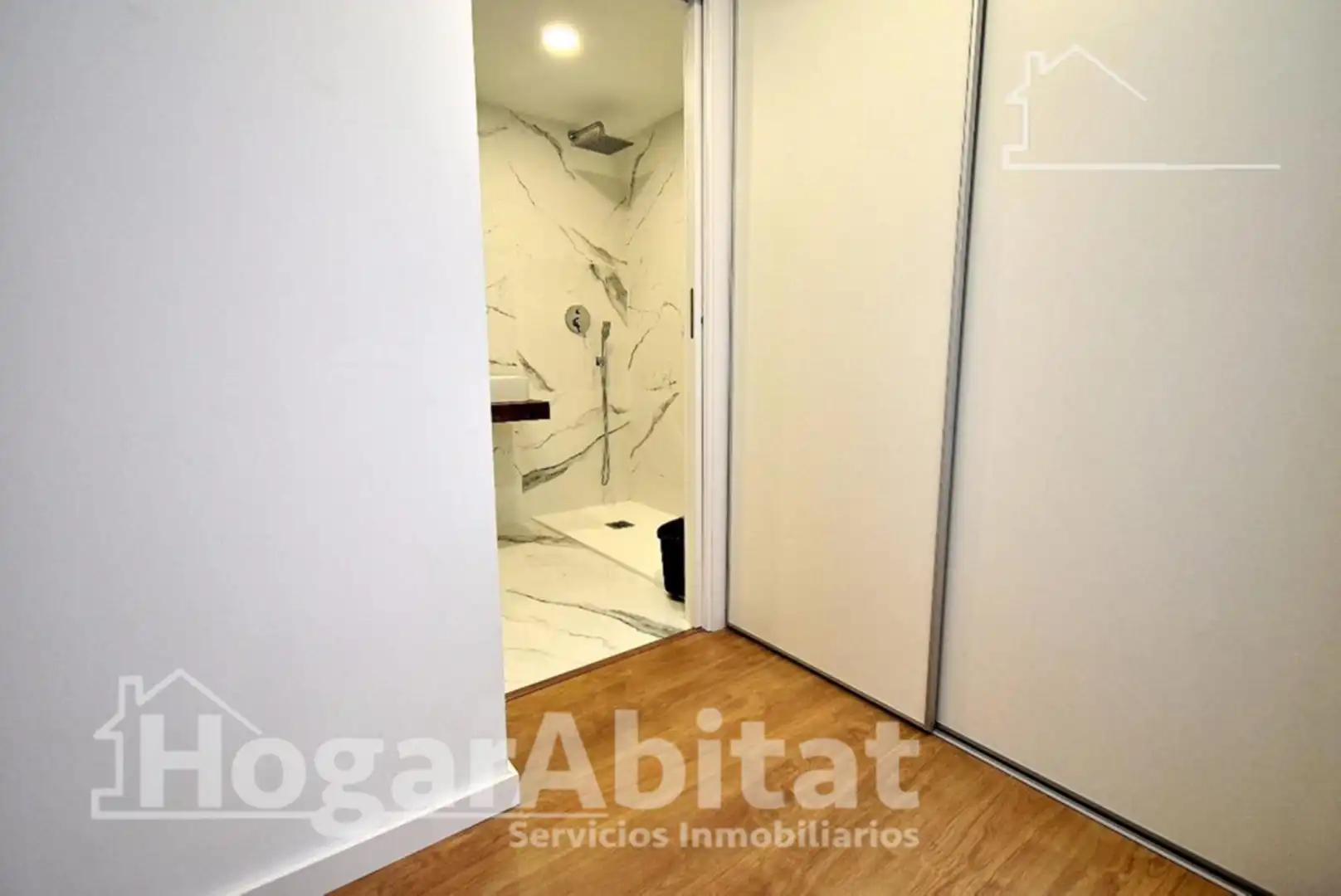 Habitación de Piso en venta en Valencia con Aire acondicionado, Calefacción y Parquet