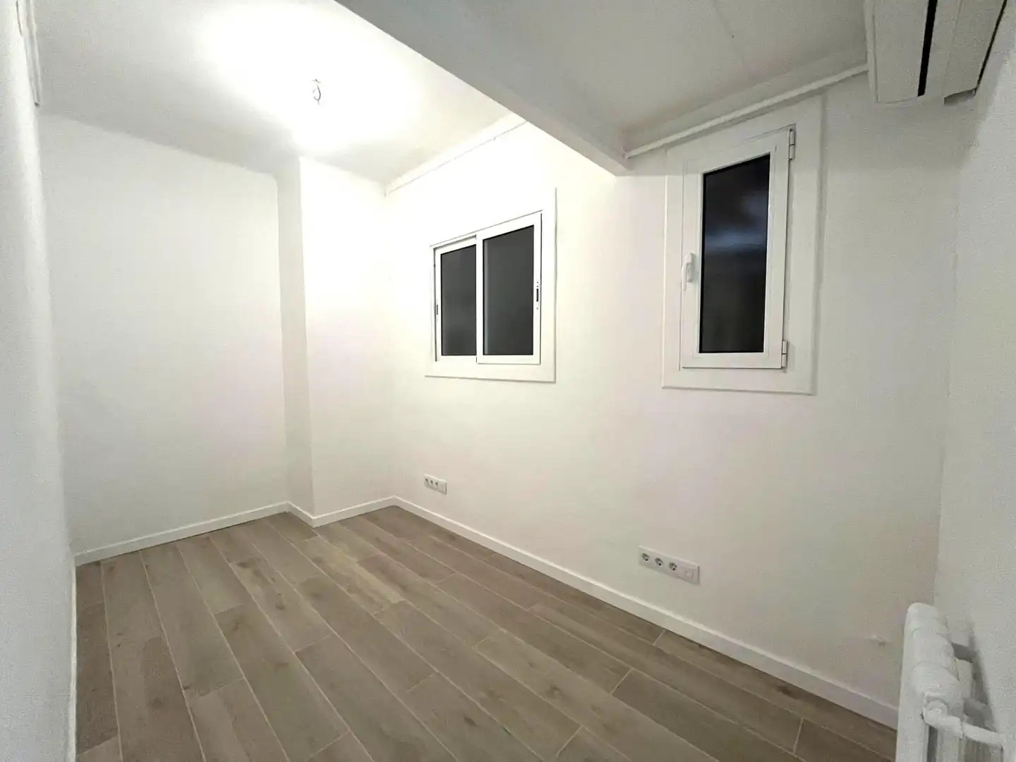 Habitación de Oficina de alquiler en Barcelona con Aire acondicionado y Calefacción