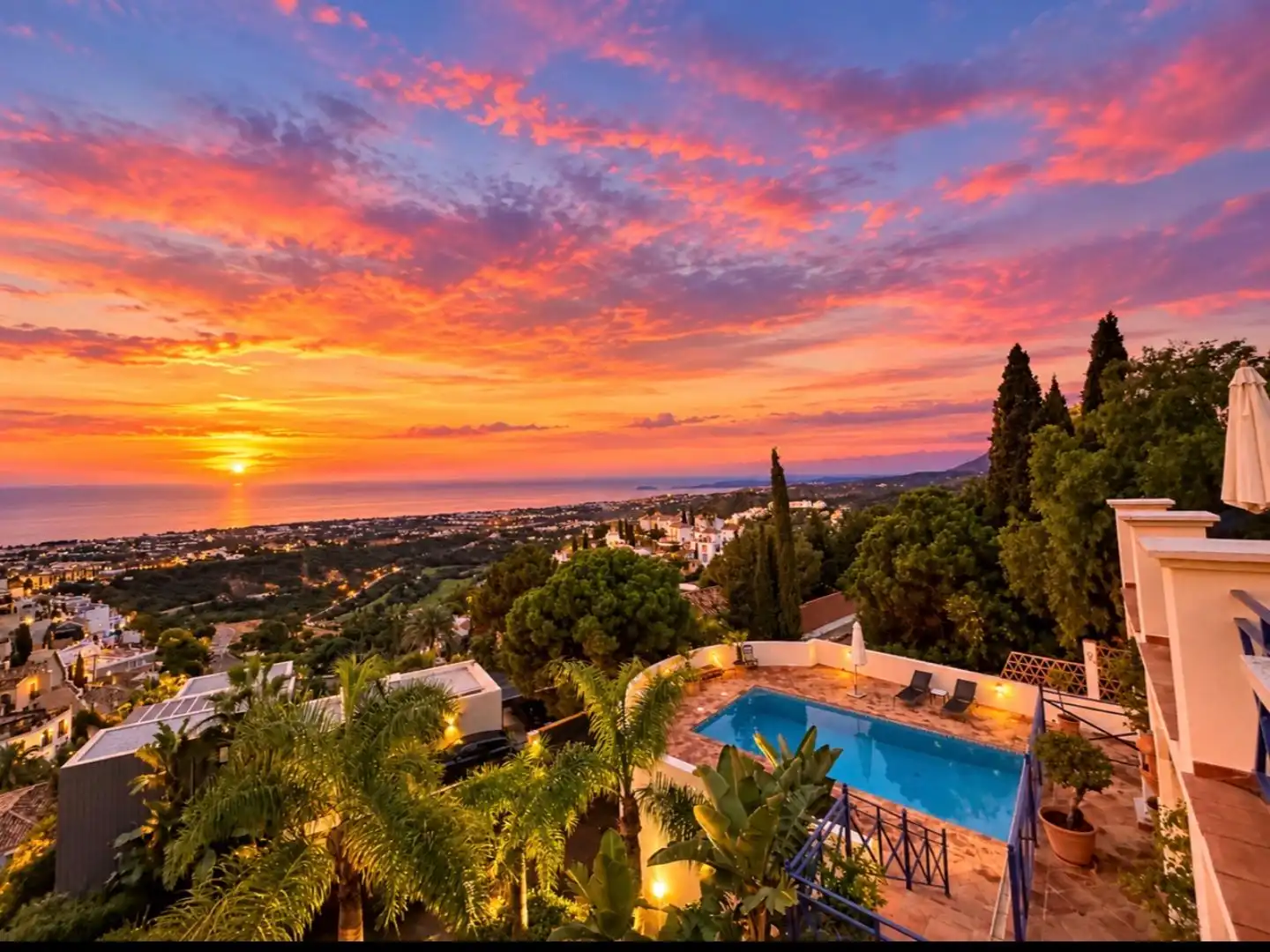Exterior view of Houses for sale in Benahavís  with Air Conditioner, Swimming Pool and Balcony