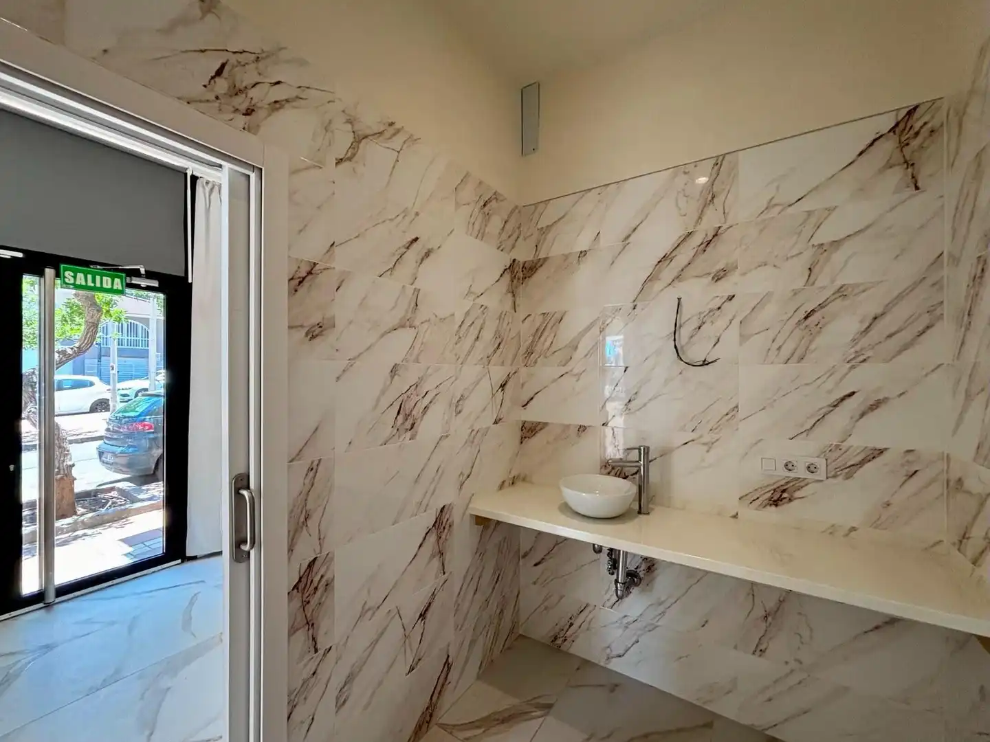 Baño de Local de alquiler en Güímar con Aire acondicionado