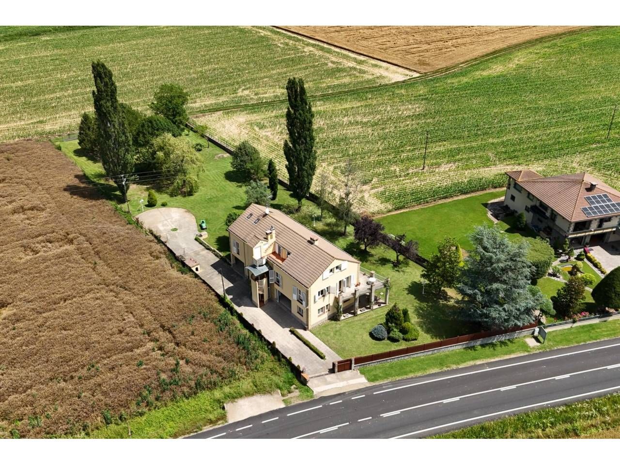 Exterior view of House or chalet for sale in La Vall d'en Bas  with Heating, Private garden and Parquet flooring