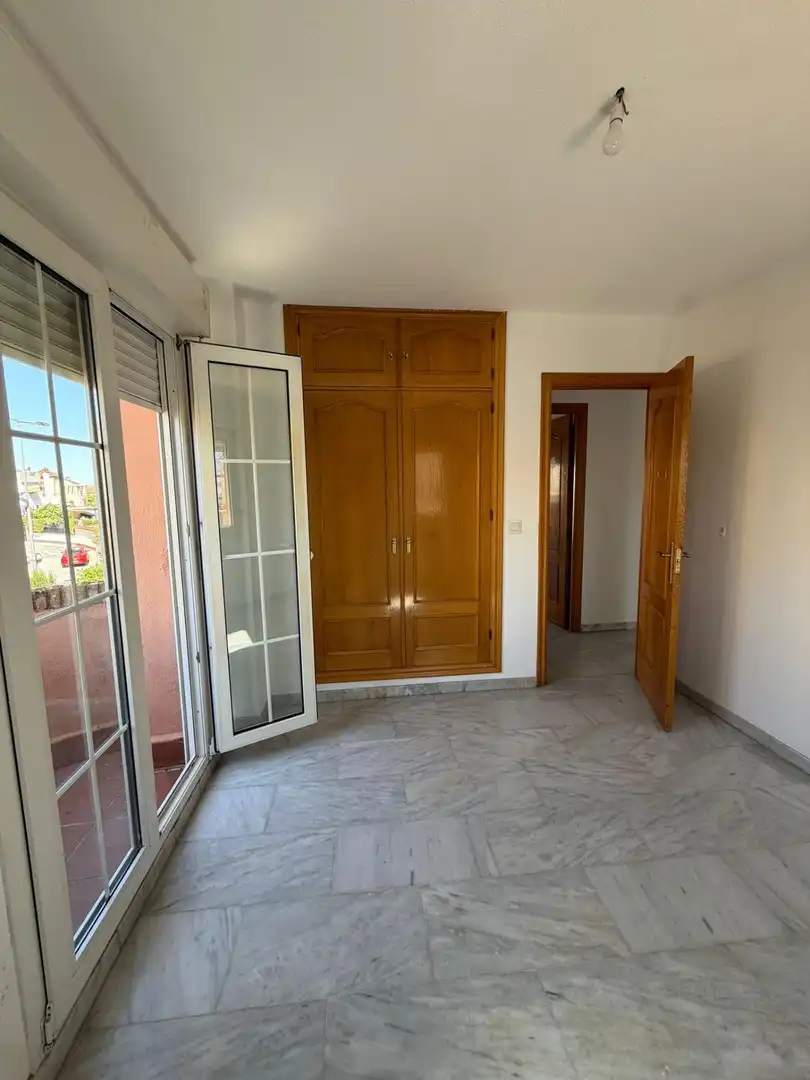 Habitación de Casa o chalet de alquiler en Ogíjares con Calefacción, Jardín privado y Piscina