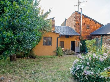 Chalet en venta en Vega de Espinareda