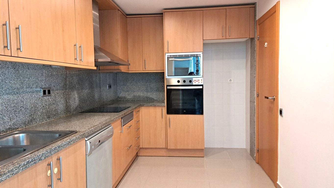 Kitchen of Flat for sale in Cunit  with Air Conditioner, Terrace and Oven